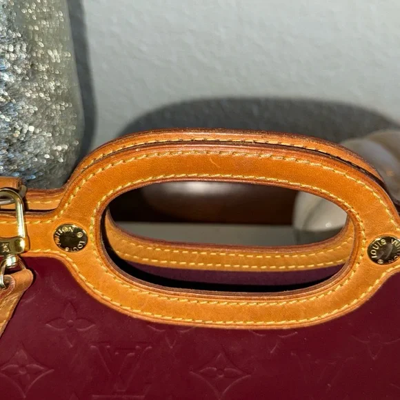 💯AUTHENTIC LOUIS VUITTON ROXBURY AMARANTE VERNIS DRIVE 2WAY SHOULDER BAG/CLUTCH - Picture 9 of 16